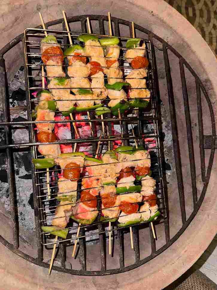 natural surf house morocco barbecue terrasse dinner