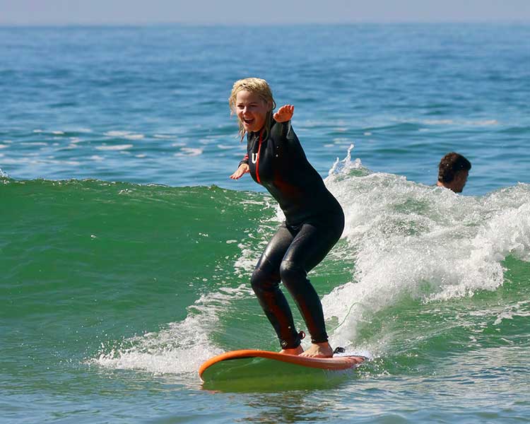 beginner-surfer-natural